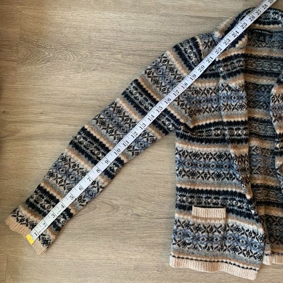 Banana Republic lambs wool winter cardigan - Picture 1 of 7